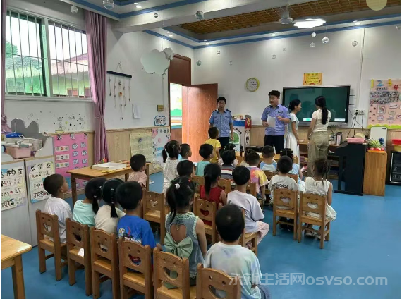 莲洲司法所联合莲洲派出所走进莲洲中小学：把好开学关，护好开学路