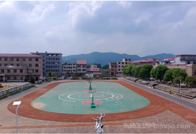 浬田小学难忘当年师生情