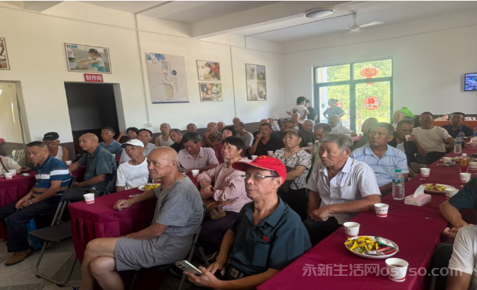 永新县组织离退休老同志重走红色路