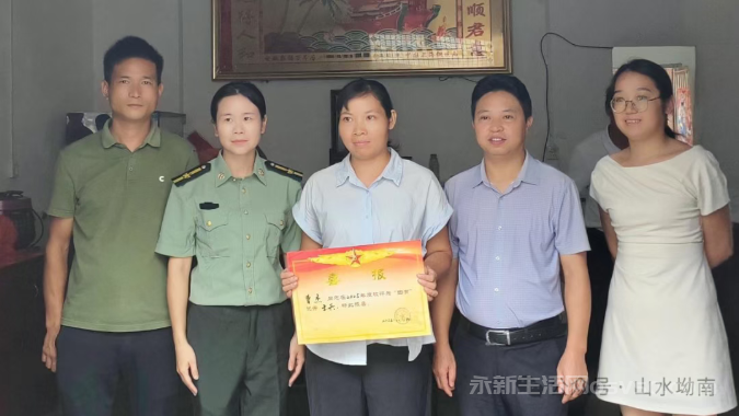 坳南乡为“四有”优秀士兵送喜报 “戎”耀时刻