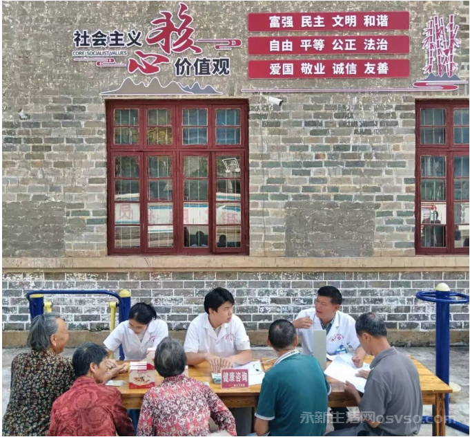 曲白乡曲江村:为村里老人提前送上国庆与中秋的双重祝福