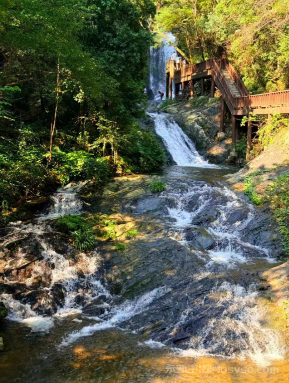 永新:九陇瀑布景如画