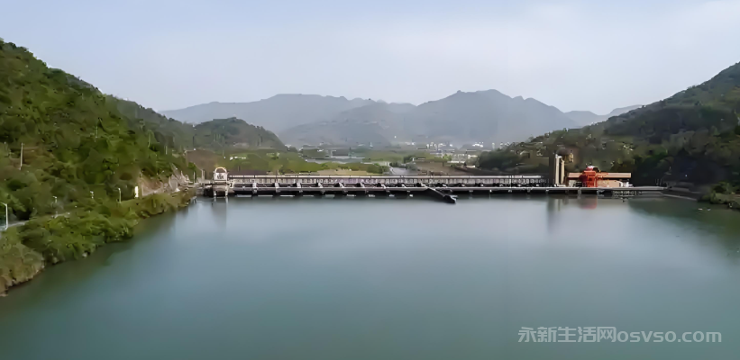永新城西袍陂有水，汀泓清碧，名曰忠义潭