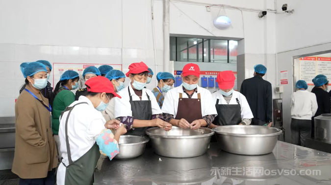 永新县开展“千人万人看食堂”活动 筑牢校园食品安全防线
