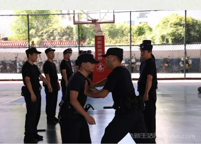 永新县公安局组织开展2025年“小教官”警务实战技能培训！