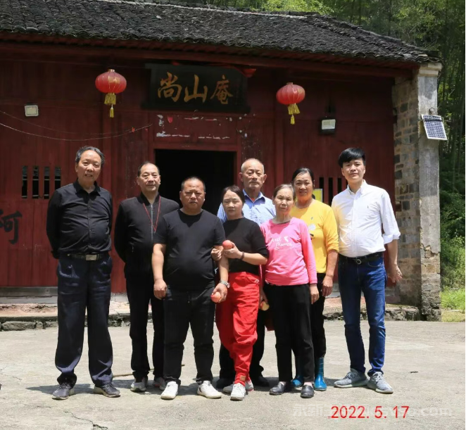 植根乡土三十年