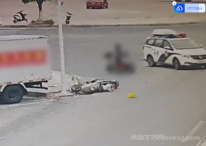 永新县特巡警执勤途中,救助两名受伤群众