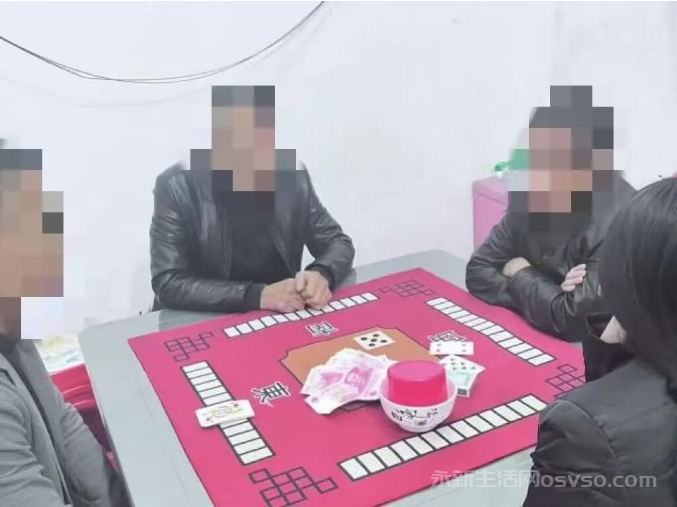 永新公安深夜突袭便利店的赌博窝点 11人落网!